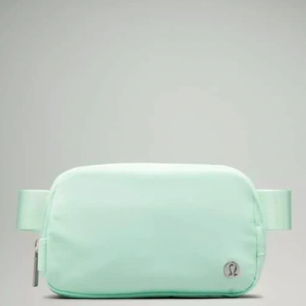 NWT! New! Rare! Lululemon Everywhere Belt Bag 1L Mint Green Tiffany Blue Pastel - Picture 6 of 10